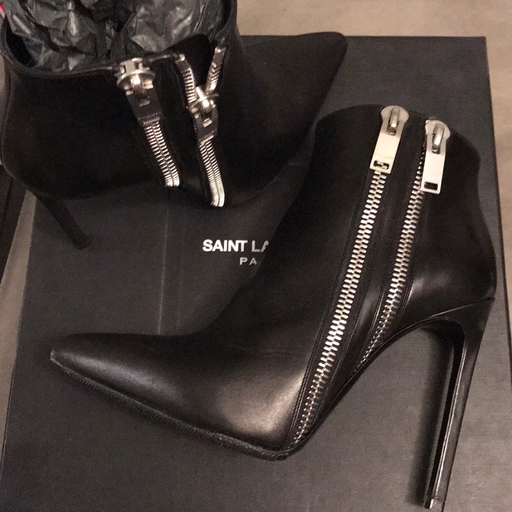 9.5/10 Saint Laurent Zipper Ankle Boots